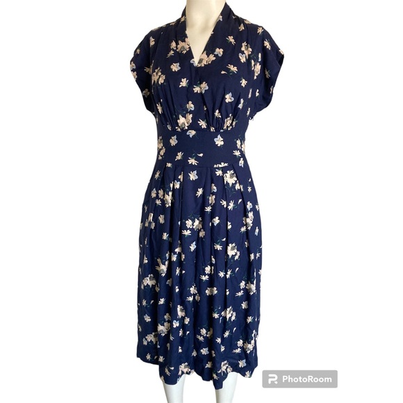 Emily and Fin Flora Freesia Retro 40’s Dress Sz UK 8 US 4 XS Navy Floral - Picture 13 of 14